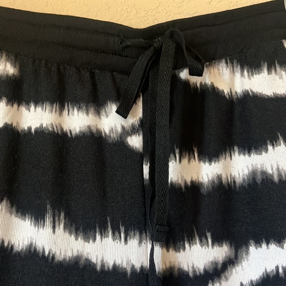 2 piece pajama set - Picture 6 of 8